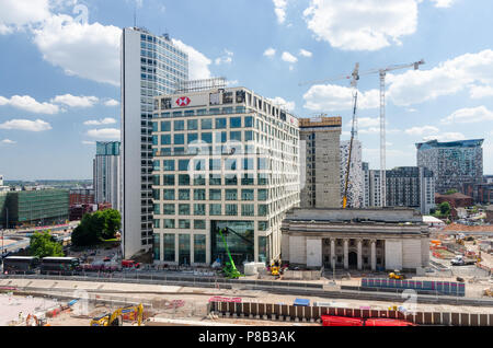 Umfangreiche Sanierungs- und Bauvorhaben in Birmingham City Centre aus der Bibliothek von Birmingham Dach Garten gesehen Stockfoto