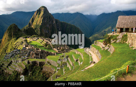 Caretaker's Hut und Maya Ruinen von Machu Picchu, Cusco, Peru Stockfoto