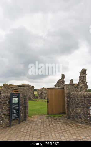 Eingang zu den Überresten der Zisterzienserabtei Sawley Abbey in der Nähe von Clitheroe in Lancashire, Großbritannien, gegründet um 1148. Stockfoto