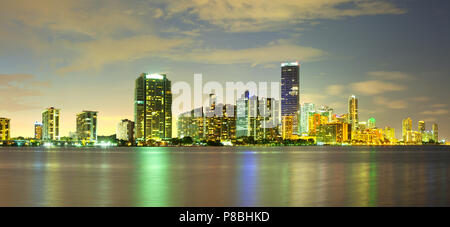 Skyline von Gebäuden an der Brickell District, Miami, Florida, USA Stockfoto