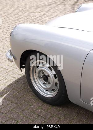 Porsche 356 B Carrera GT 2 Liter Wettbewerb Coupé 1962 - Übersicht vor dem Auto Rad und Karosserie Nahaufnahme Stockfoto