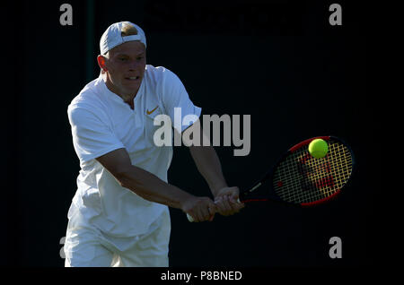 Anton Matusevich in Aktion am achten Tag der Wimbledon Championships im All England Lawn Tennis and Croquet Club, Wimbledon. DRÜCKEN SIE VERBANDSFOTO. Bilddatum: Dienstag, 10. Juli 2018. Siehe PA Geschichte TENNIS Wimbledon. Bildnachweis sollte lauten: Steven Paston/PA Wire. Stockfoto