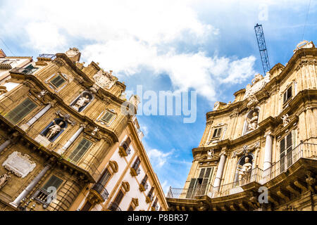 Quattro Canti, (Piazza Vigliena), ist eine barocke Platz in Palermo, Sizilien, Süditalien. Stockfoto