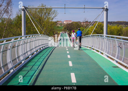 Freiheit Radfahren Brücke überspannt den Fluss Morava zwischen der Slowakei und Österreich in Devinska Nova Ves, Bratislava Stockfoto