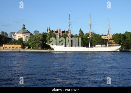 Stockholm, Schweden. Blick auf Djurgården Park und alten Segelschiff. Stockfoto