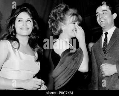 Dalida, Annette stroyberg, Vittorio Gassman, teatro Brancaccio, Rom 1962 Stockfoto