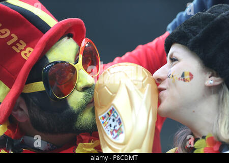 Sankt Petersburg, Russland. 10. Juli 2018. Fans von Belgien sind vor der 2018 FIFA World Cup Halbfinale zwischen Frankreich und Belgien in Sankt Petersburg, Russland, 10. Juli 2018 gesehen. Credit: Fei Maohua/Xinhua/Alamy leben Nachrichten Stockfoto