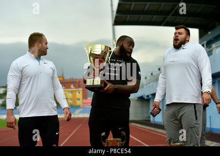 (L - R) Dritte platziert Tomas Stanek der Tschechischen Republik, Sieger, Darrel Hügel von USA und an zweiter Stelle Konrad Bukowiecki Polens stellen nach den Herren schoß Wettbewerb im Grand Prix Ústí nad Labem, Tschechische Republik, 10. Juli 2018. (CTK Photo/Ondrej Hajek) Stockfoto