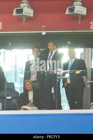 St. Petersburg, Russland. 10. Juli 2018. Belgien - Frankreich, Fußball, Saint Petersburg, Juli 10, 2018 Emanuel LÄNGESTRICH, Präsident feiert Frankreich die 0-1 Samuel UMTITI, FRA 5 BELGIEN - FRANKREICH FIFA WM 2018 Russland, Halbfinale, Saison 2018/2019, 10. Juli 2018 in Sankt Petersburg, Russland. © Peter Schatz/Alamy leben Nachrichten Stockfoto