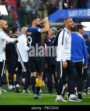 St. Petersburg, Russland. 10. Juli 2018. St. Petersburg, Russland. 10. Juli 2018. Frankreich Olivier Giroud feiert nach dem letzten GES/fussball/Wm 2018 Russland: Halbfinale: Frankreich - Belgien, 10.07.2018 GES/fussball/fussball/WM 2018 Russland: Halbfinale: Frankreich vs Belgien, Sankt Petersburg, 10. Juli 2018 | Verwendung der weltweiten Kredit: dpa/Alamy Leben Nachrichten Quelle: dpa Picture alliance/Alamy Live News Pfeifen Stockfoto