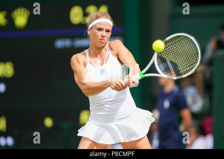 London, Großbritannien. 10. Juli 2018. Camila Giorgi (ITA) Tennis: Camila Giorgi von Italien während der Frauen singles Viertelfinale von Wimbledon Lawn Tennis Championships gegen Serena Williams der Vereinigten Staaten bei den All England Lawn Tennis und Croquet Club in London, England. Quelle: LBA/Alamy leben Nachrichten Stockfoto