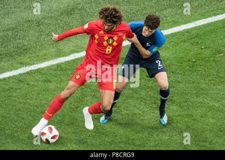 Balazs FELLAINI (links, BEL) gegen Benjamin PAVARD (FRA), Aktion, Duellen, Frankreich (FRA) - Belgien (BEL) 1:0, Halbfinale, Spiel 61, am 10.07.2018 in St. Petersburg; Fußball-WM 2018 in Russland vom 14.06. - 15.07.2018. © | Verwendung weltweit Stockfoto