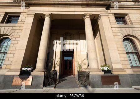 Von außen Eingang zum Edinburgh Hotel Grand hotel in George Square, Edinburgh, Schottland, Großbritannien Stockfoto