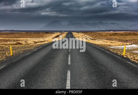 Leeren asphalt Asphalt in Island Stockfoto