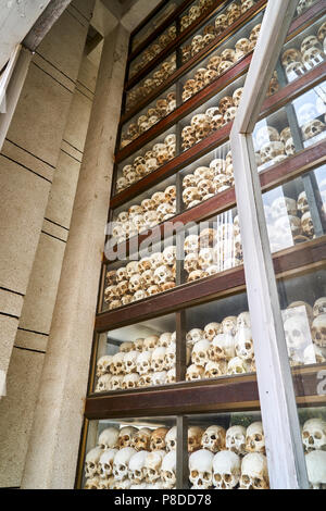 Schädel auf die Killing Fields außerhalb Phenom Penh, Kambodscha Stockfoto