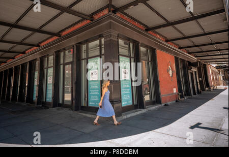 Freie Eigenschaft durch das Immobilienunternehmen Cushman & Wakefield im angesagten Meatpacking District in New York am Donnerstag, 5. Juli 2018. Die Immobilien- service Riese hat für einen Börsengang eingereicht. (© Richard B. Levine) Stockfoto