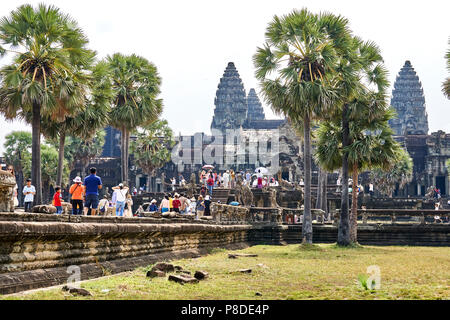 Erhöhten Gehweg zu inneren Angkor Wat, Siem Reap, Kambodscha Stockfoto