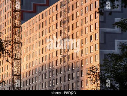 Bau von Wohnhäusern in Moskau. Stockfoto