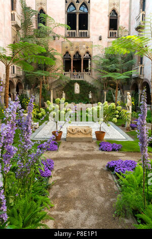 Atrium der Fenway Hof, Garten im Innenhof, Isabella Stewart Gardner Museum, Boston, Mass, Massachusetts, North America, US, USA Stockfoto