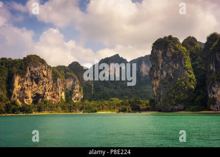 Strand auf Koh Phi Phi Island in Thailand Stockfoto