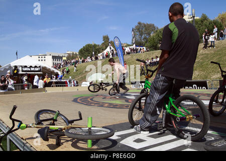 Internationales Festival für Extreme Sports statt, am Ufer des Flusses Lez in Montpellier, Frankreich Stockfoto