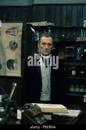 Ich Monster (1971) Peter Cushing, Datum: 1971 Stockfoto