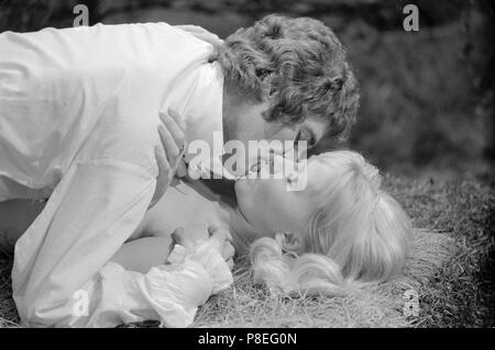 Lust für ein Vampir (1971) Yutte Stensgaard, Michael Johnson, Datum: 1971 Stockfoto