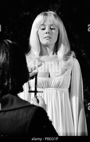 Lust für ein Vampir (1971) Yutte Stensgaard, Ralph Bates, Datum: 1971 Stockfoto