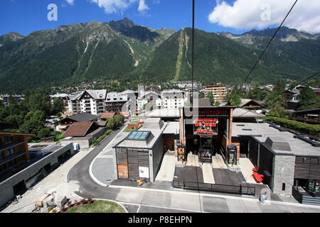 Talstation der Seilbahn auf den Gipfel des Mont-du-Midi in das Mont Blanc Massiv, Chamonix, Haute Savoie, Frankreich Stockfoto