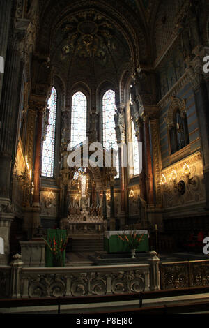 Hochaltar der Basilika Notre-Dame de Fourvière in Lyon, Frankreich Stockfoto