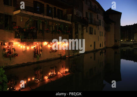 Blaue Stunde in Annecy, Haute Savoie, Frankreich Stockfoto