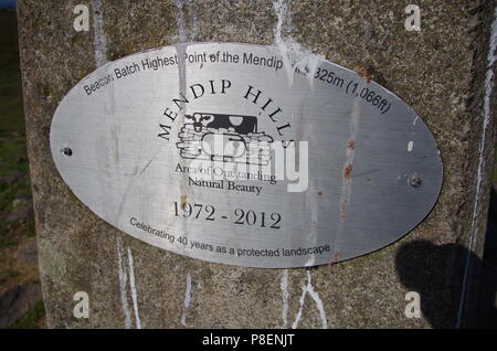 Rundumleuchte Batch runde Barrow Friedhof trig Point. John O'Groats (Duncansby head) zu den Ländern Ende Ende Trail zu beenden. Mendip Hills. Somerset. England. Großbritannien Stockfoto