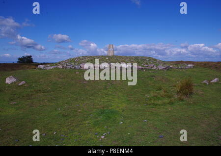 Rundumleuchte Batch runde Barrow Friedhof trig Point. John O'Groats (Duncansby head) zu den Ländern Ende Ende Trail zu beenden. Mendip Hills. Somerset. England. Großbritannien Stockfoto