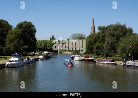 Die Themse von Abingdon Brücke im Sommer, Abingdon, Oxfordshire, England, Großbritannien Stockfoto