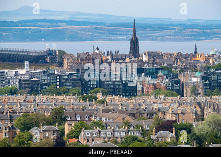 Edinburgh von Blackford Hill über Bruntsfield in Richtung Wiesen und Quartermile Entwicklung des neuen Gehäuses, Schottland, Großbritannien Stockfoto