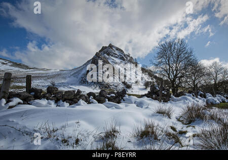 Parkhaus Hügel im Schnee, Derbyshire Peak District Stockfoto