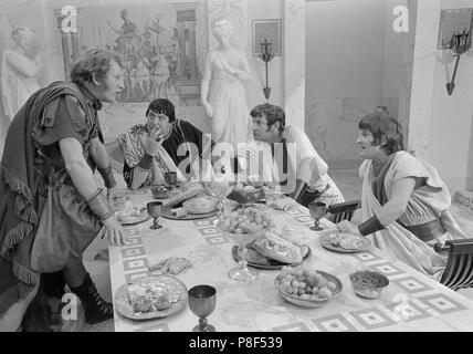 Bis Pompeji (1971) Lance Percival, Aubrey Woods, Ian auslösen, Datum: 1971 Stockfoto