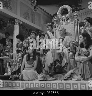 Bis Pompeji (1971) Patrick Cargill, Aubrey Woods, Ian auslösen, Bill Fraser, Datum: 1971 Stockfoto