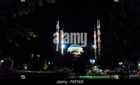 Abendlicher Blick Akhmad Kadyrow Moschee, Grosny, Russland Stockfoto