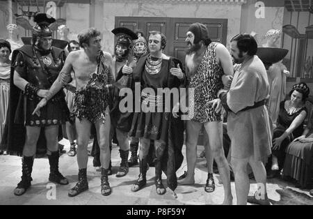 Bis Pompeji (1971) Frankie Howerd, Bernard Bresslaw, Roy Hudd, Lance Percival, Datum: 1971 Stockfoto