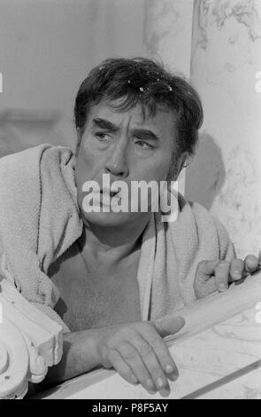 Bis Pompeji (1971) Frankie Howerd, Datum: 1971 Stockfoto