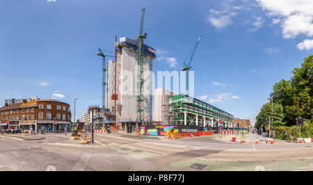 Kerne der neuen Hochhaus gemischte Verwendung Victoria Square retail Immobilien große Entwicklung Projekt im Bau in Woking, Surrey, Großbritannien Stockfoto