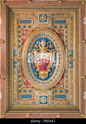 Papst Pius VI. Wappen in der Lateranbasilika in Rom. Stockfoto