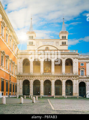 Seite entrante in der Lateranbasilika in Rom, Italien. Stockfoto