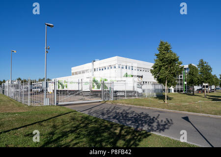 Gate Gourmet auf dem Flughafen Amsterdam. Gate Gourmet ist ein führender globaler Anbieter von Airline Catering und Bereitstellung. Stockfoto