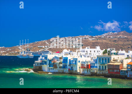 Blick auf die berühmte malerische kleine Venedig Bucht der Stadt Mykonos in Mykonos in Griechenland Stockfoto