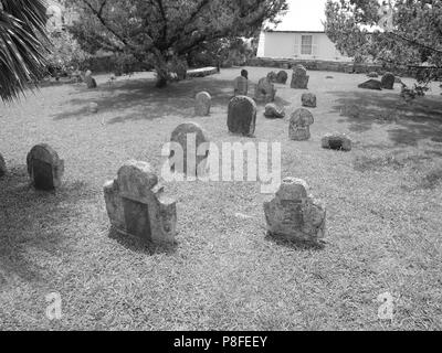 St. Peters Kirche, St. Georges, Bermuda und seine angeschlossenen Schwarzen nur Friedhof. Stockfoto