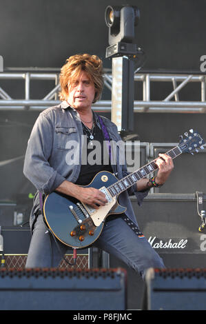 Rock auf der Strecke Music Festival 2018 MAPFRE Stadion in Columbus, OH, USA am 20. Mai 2018 - Tag 3 Mit: Stone Temple Pilots, Dean DeLeo Wo: Columbus, Ohio, United States Wenn: 18. Mai 2018 Quelle: Adam Bielawski/WENN.com Stockfoto