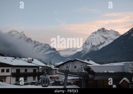 Gran Vernel, Cirelle und Contrin in Canazei im Winter - UNESCO- Stockfoto