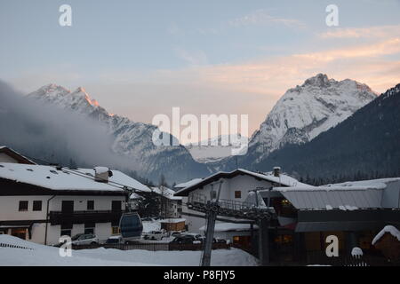 Gran Vernel, Cirelle und Contrin in Canazei im Winter - UNESCO- Stockfoto